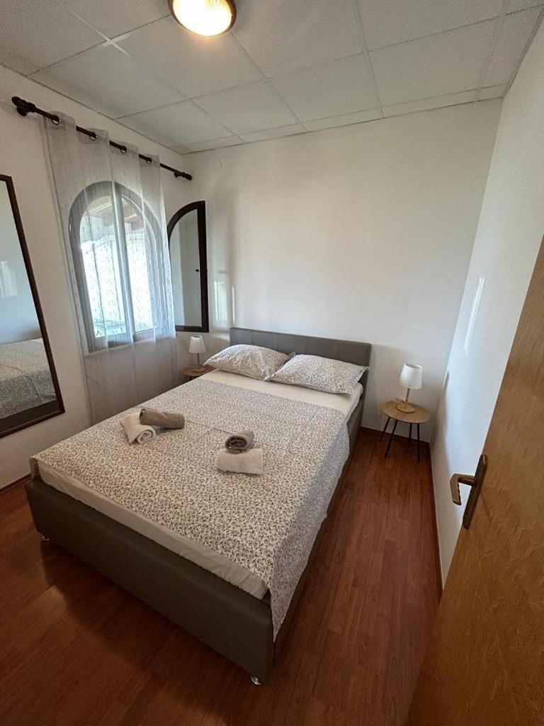 Apartments By The Sea Slatine, Ciovo - 1128 Esterno foto