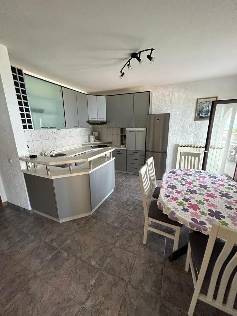 Apartments By The Sea Slatine, Ciovo - 1128 Esterno foto